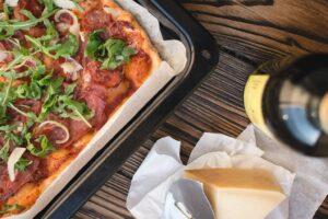 foodiesfeed.com homemade pizza