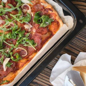 foodiesfeed.com homemade pizza crop